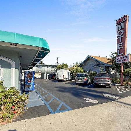 Super 7 Motel Anaheim Bagian luar foto