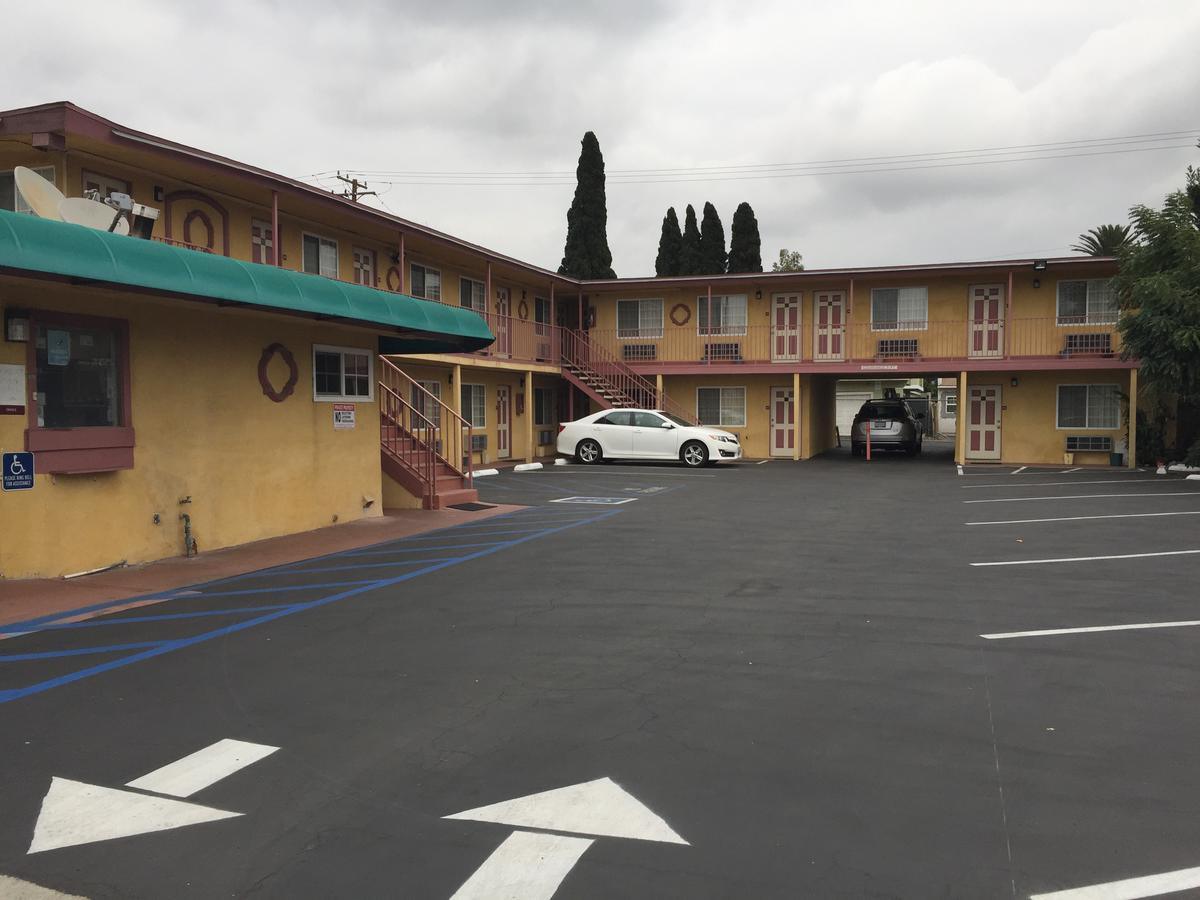Super 7 Motel Anaheim Bagian luar foto
